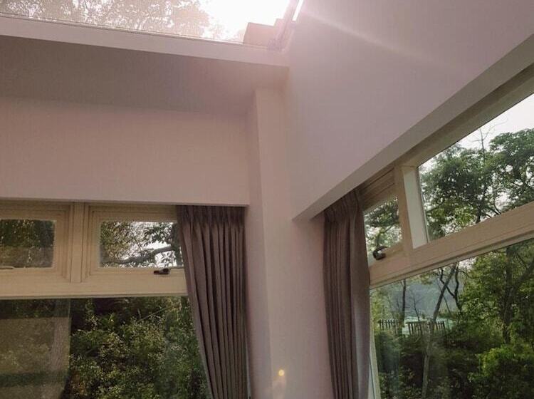 هتل Moonshine B&b