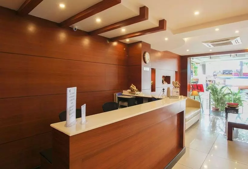 ホテル Oyo 14139 Golden Castle