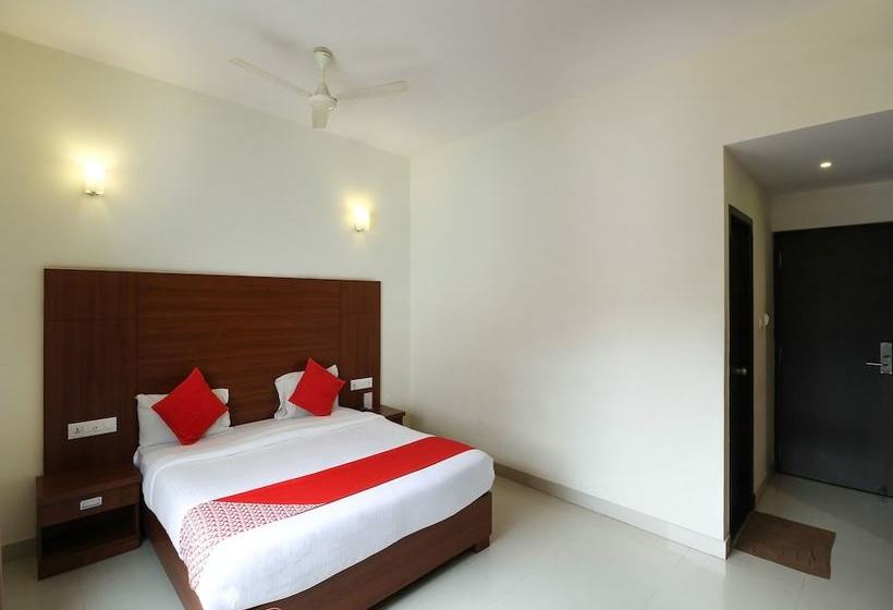 Отель Oyo 14139 Golden Castle