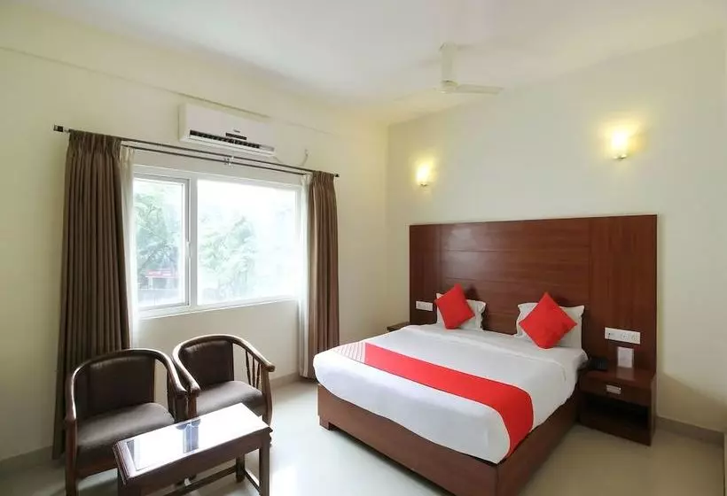 ホテル Oyo 14139 Golden Castle