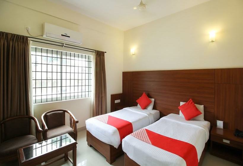 Отель Oyo 14139 Golden Castle