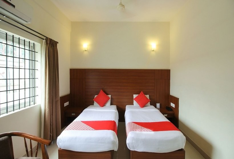 Отель Oyo 14139 Golden Castle