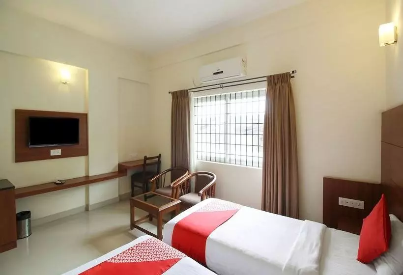 ホテル Oyo 14139 Golden Castle