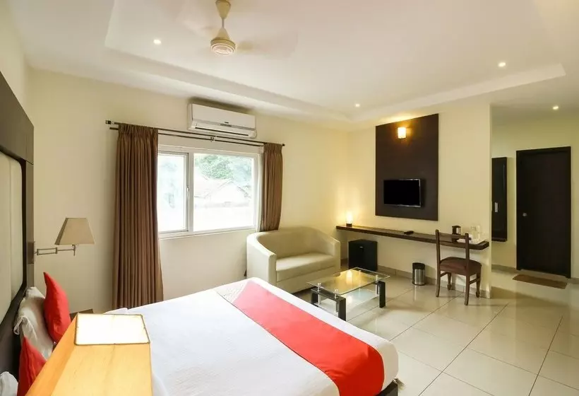 ホテル Oyo 14139 Golden Castle