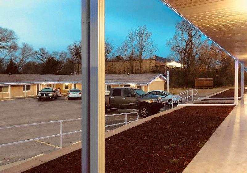 فندق Ayas Blossoms Inn