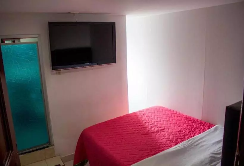 هتل کپسول Punto 100