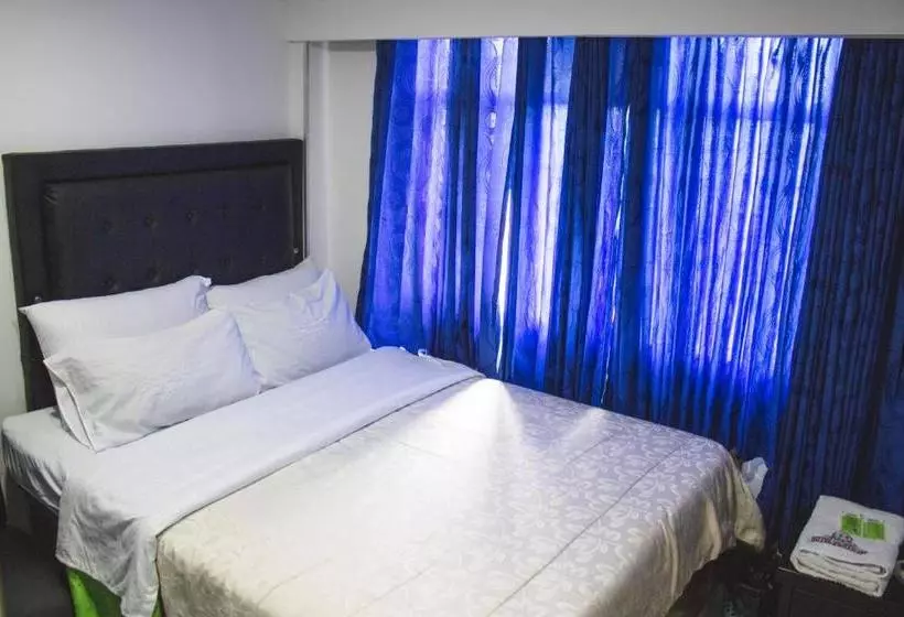 هتل کپسول Punto 100