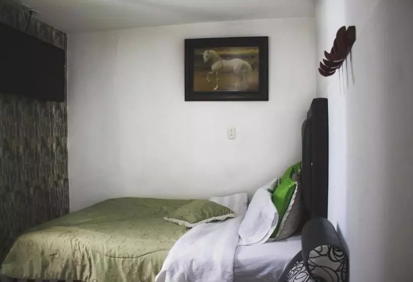 هتل کپسول Punto 100