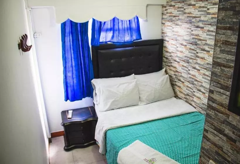 هتل کپسول Punto 100