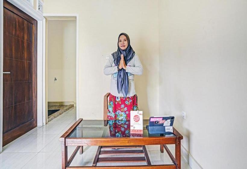 Hotel Oyo 90416 Wisma Wayang Ajen