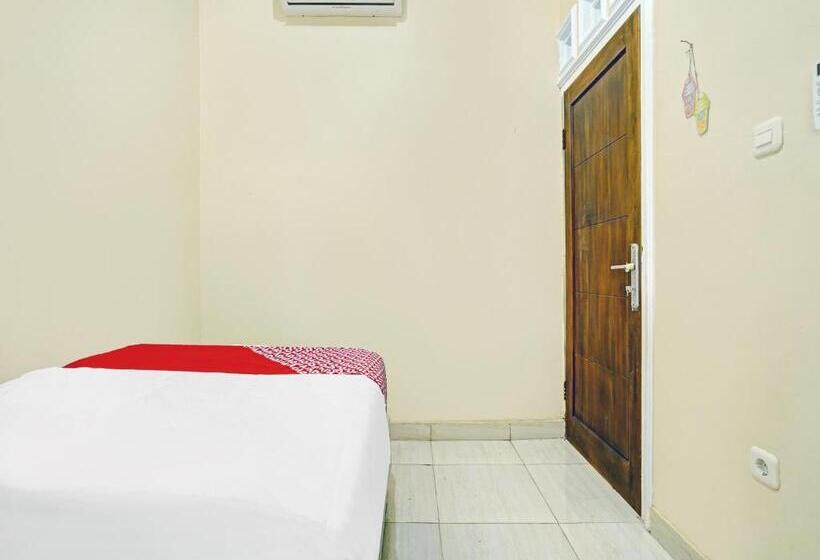 Hotel Oyo 90416 Wisma Wayang Ajen