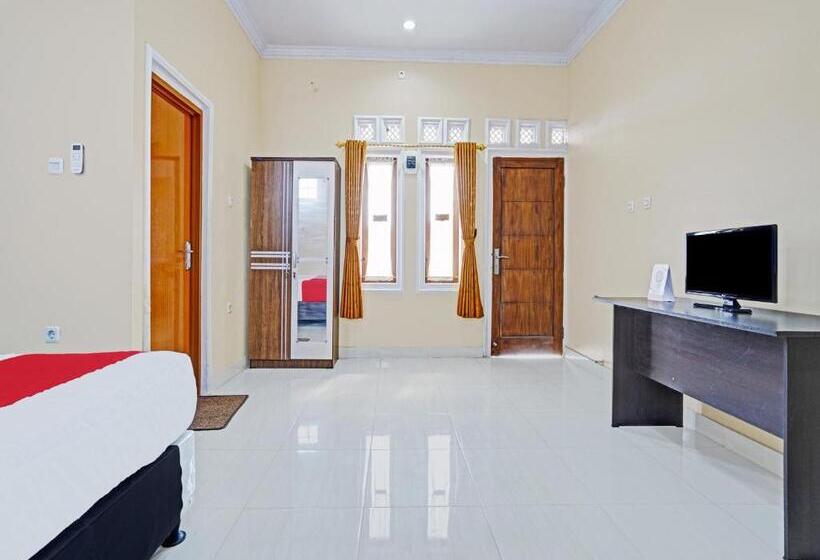 Hotel Oyo 90416 Wisma Wayang Ajen