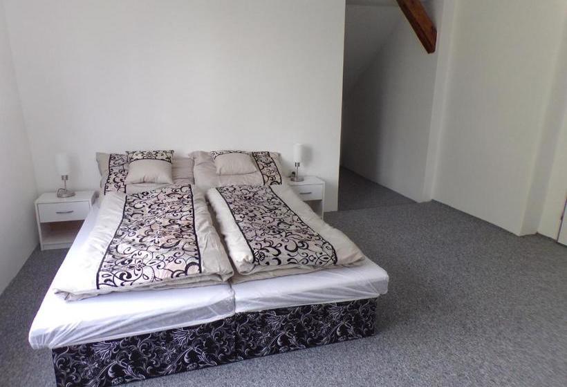 호스텔 U Křemílka