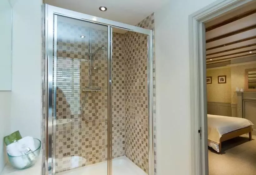 تختخواب و صبحانه The Grange