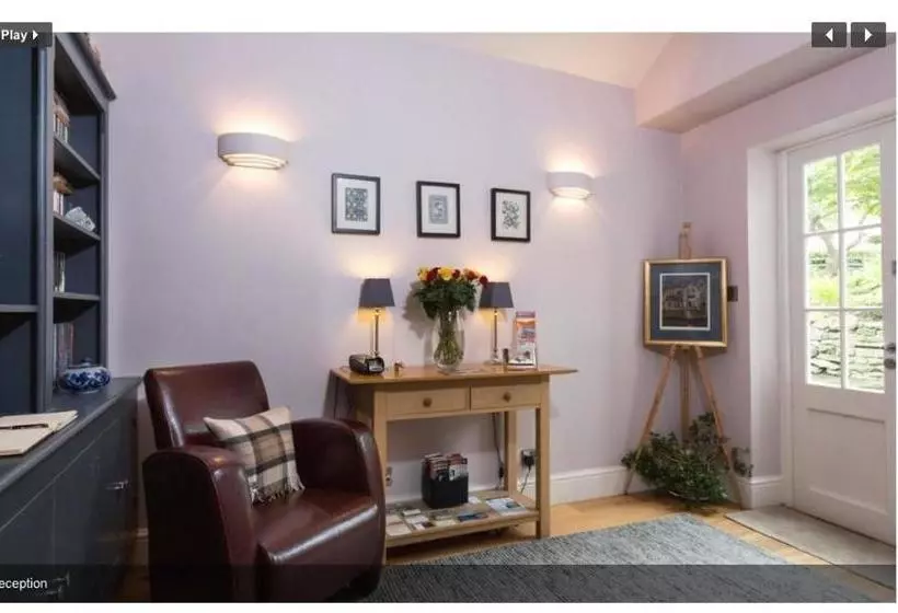 تختخواب و صبحانه The Grange