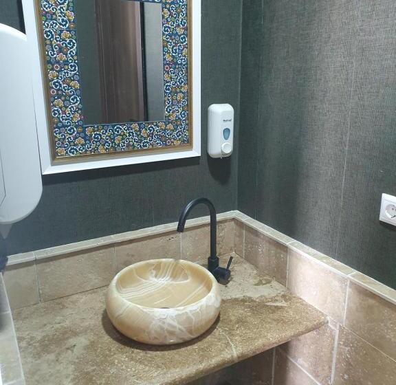 تختخواب و صبحانه Tsaghkunk Chef House