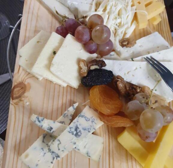 تختخواب و صبحانه Tsaghkunk Chef House