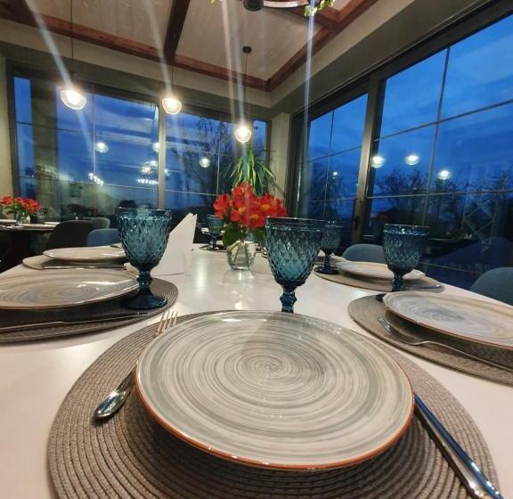 تختخواب و صبحانه Tsaghkunk Chef House