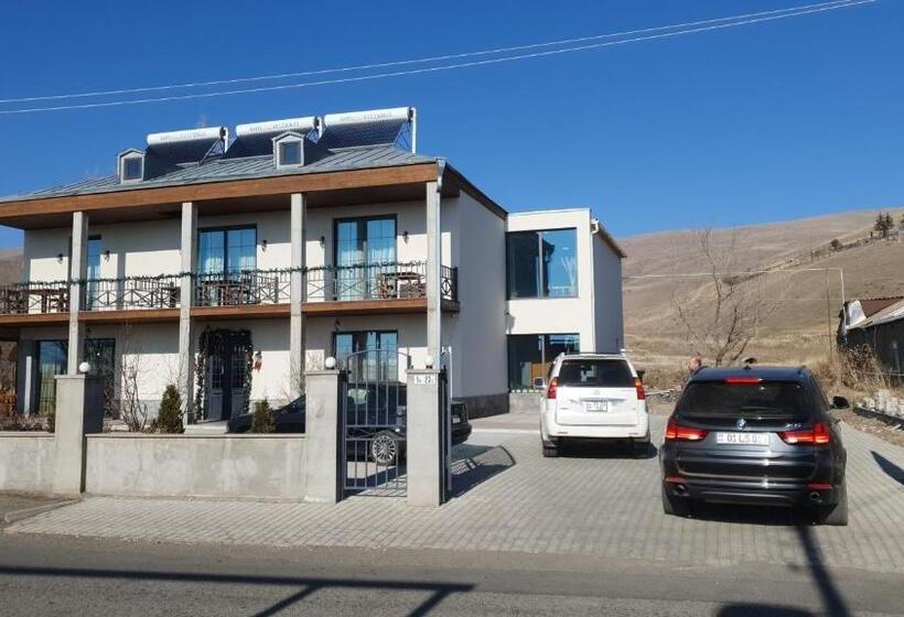 تختخواب و صبحانه Tsaghkunk Chef House