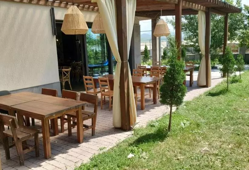 تختخواب و صبحانه Tsaghkunk Chef House