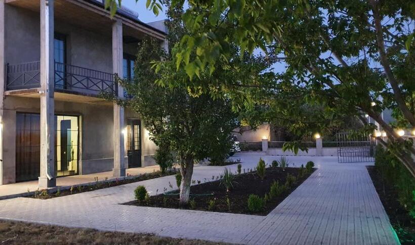 تختخواب و صبحانه Tsaghkunk Chef House