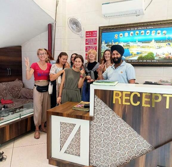 Hotel Jasneet Homestay