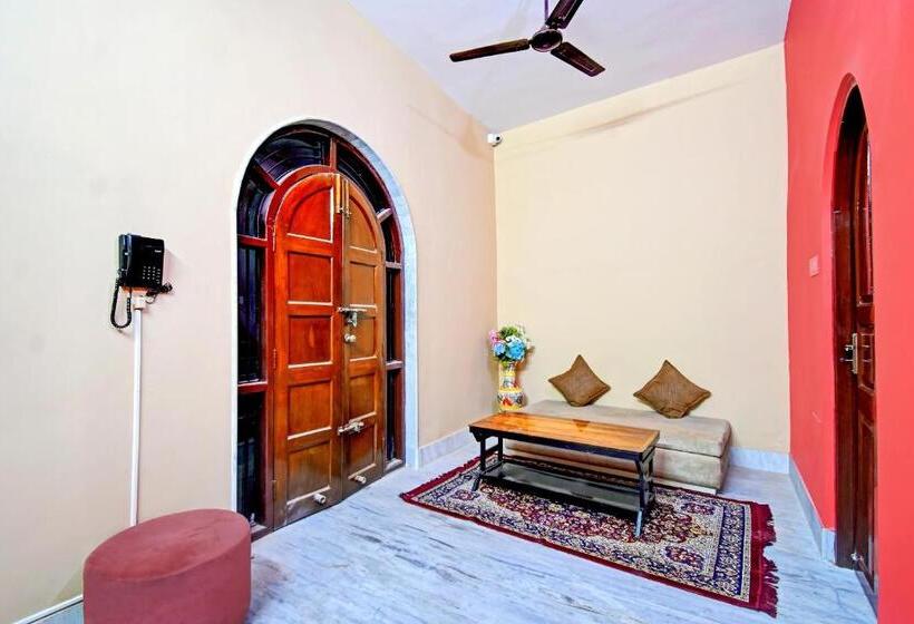 Hotel Oyo 80299 The Bougain Villa