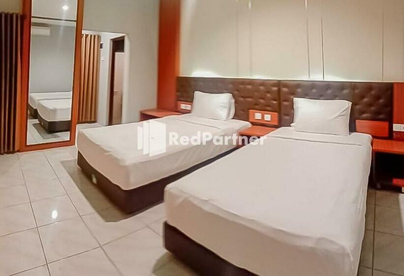 בית מלון כפרי Selaras Prima Guest House Redpartner