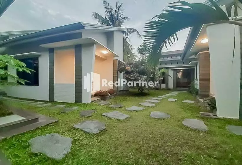 Hotelli Selaras Prima Guest House Redpartner