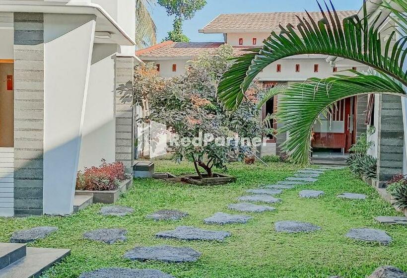 בית מלון כפרי Selaras Prima Guest House Redpartner