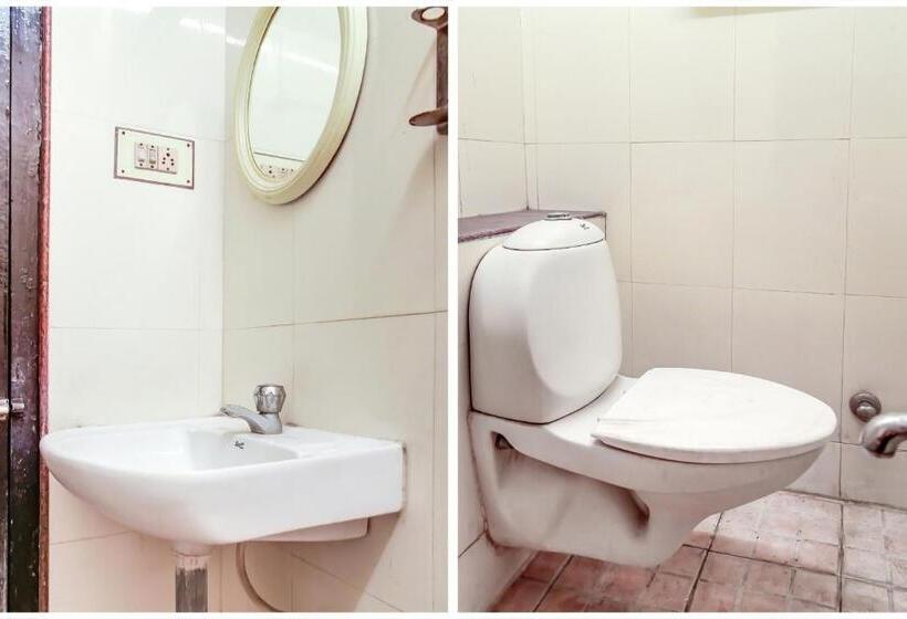 ホテル O Kota Lodge