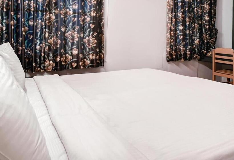 ホテル O Kota Lodge