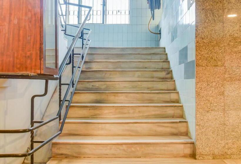 ホテル O Kota Lodge