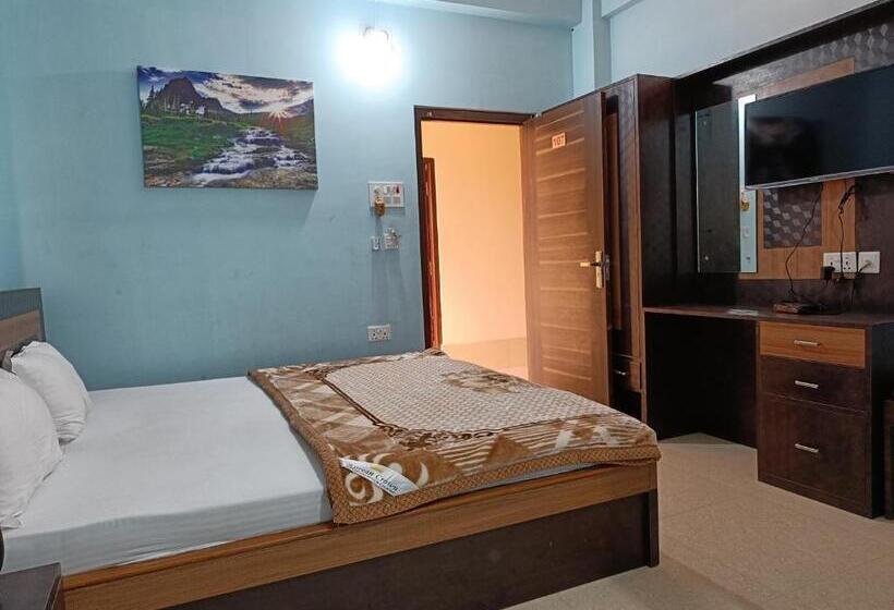 هتل Vrindavan Palace