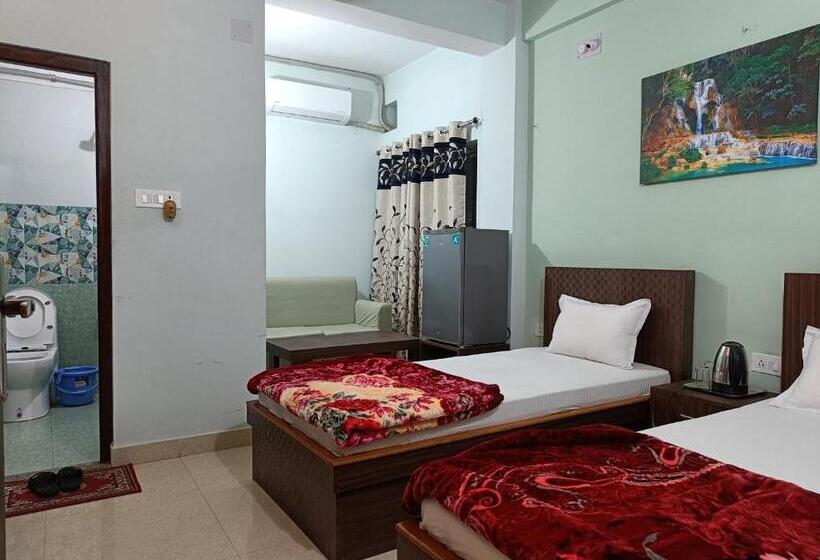 هتل Vrindavan Palace