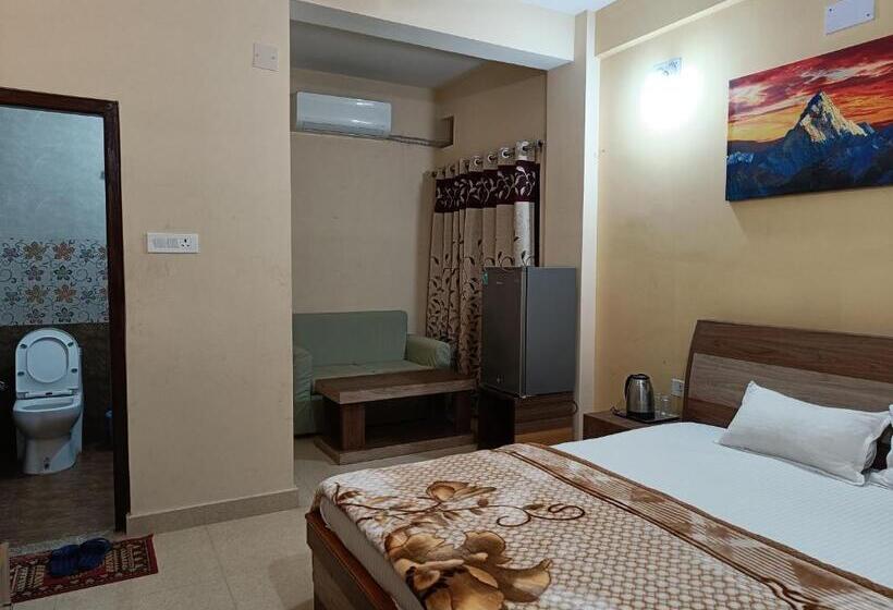 هتل Vrindavan Palace