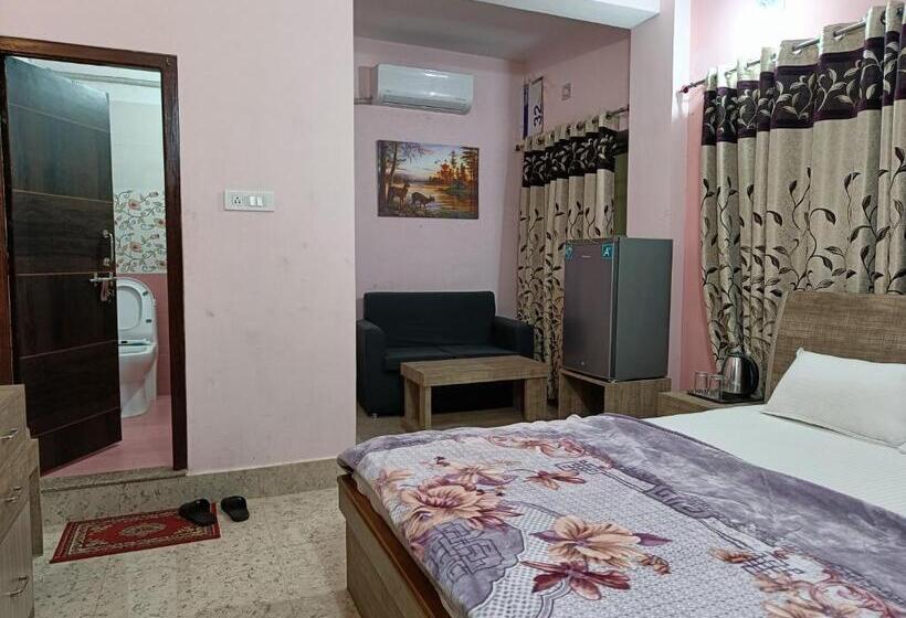 هتل Vrindavan Palace