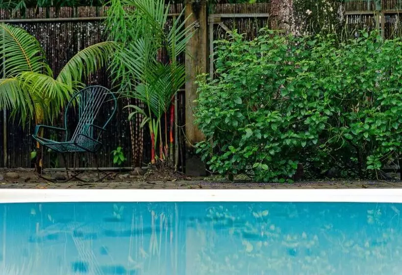 Retkeilymaja Hona Beach