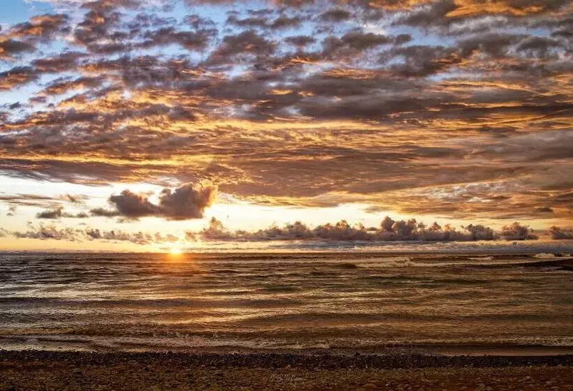 Retkeilymaja Hona Beach