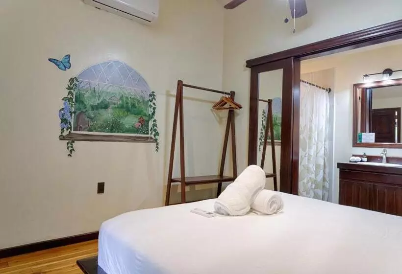 Retkeilymaja Hona Beach