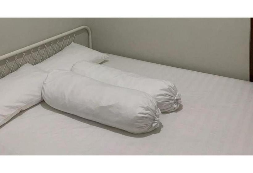 Hotel Koolkost Male Syariah Near Pacific Mall Tegal (minimum Stay 6 Nights)