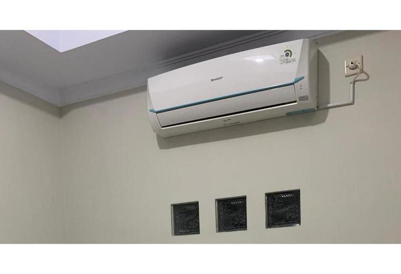 Hotel Koolkost Male Syariah Near Pacific Mall Tegal (minimum Stay 6 Nights)