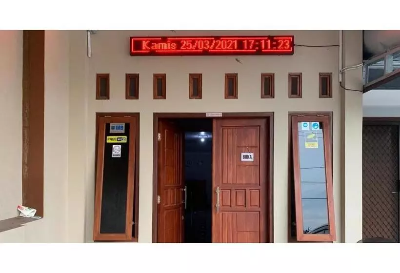 ホテル Koolkost Male Syariah Near Pacific Mall Tegal (minimum Stay 6 Nights)
