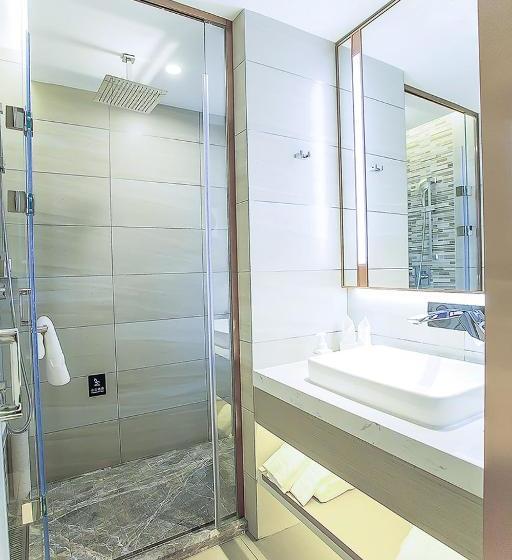 Lavande Hotel Lingwu Government Branch