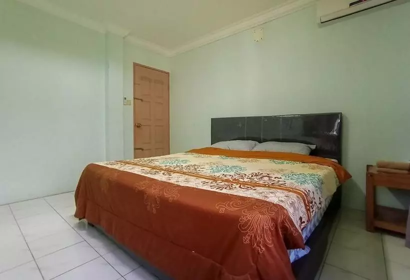 هتل Oyo 90241 Villa Home Sibu