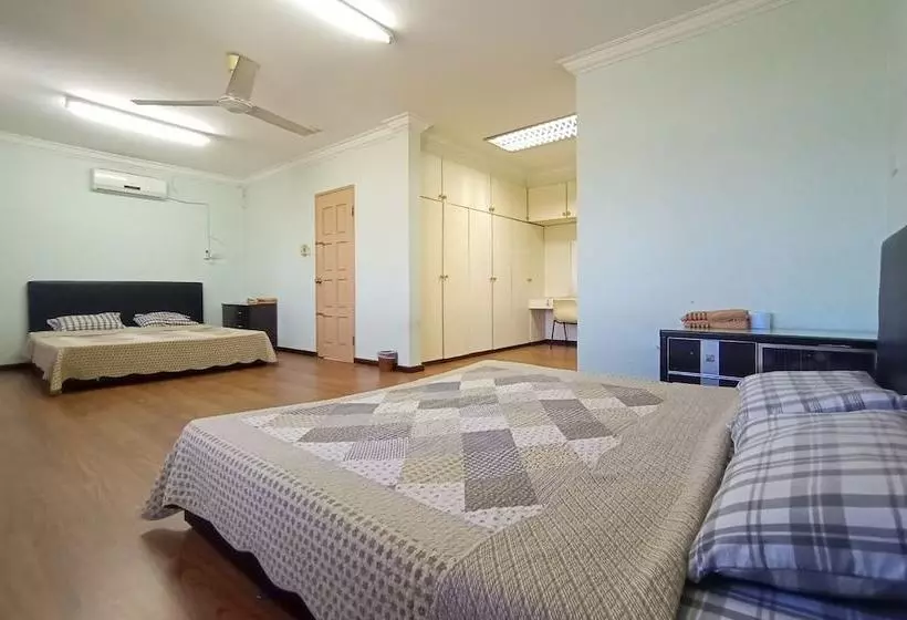 هتل Oyo 90241 Villa Home Sibu