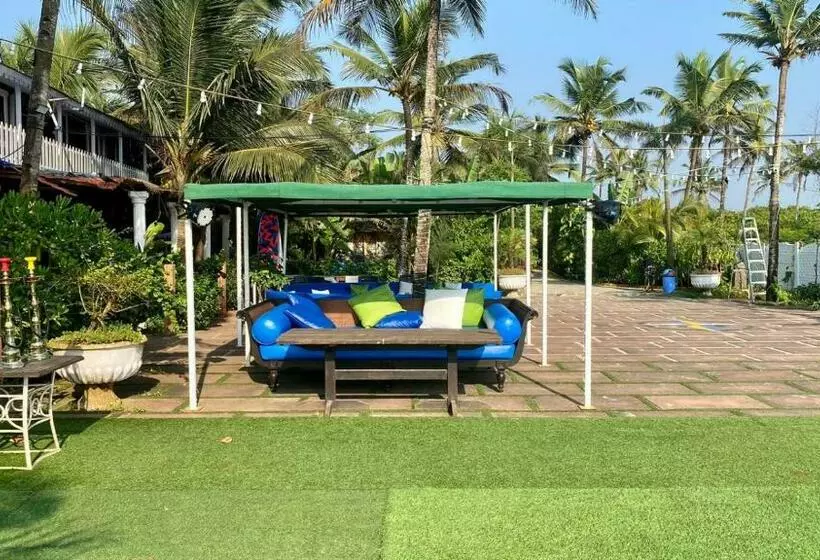 هتل Pele S Fisherman Beach Stay
