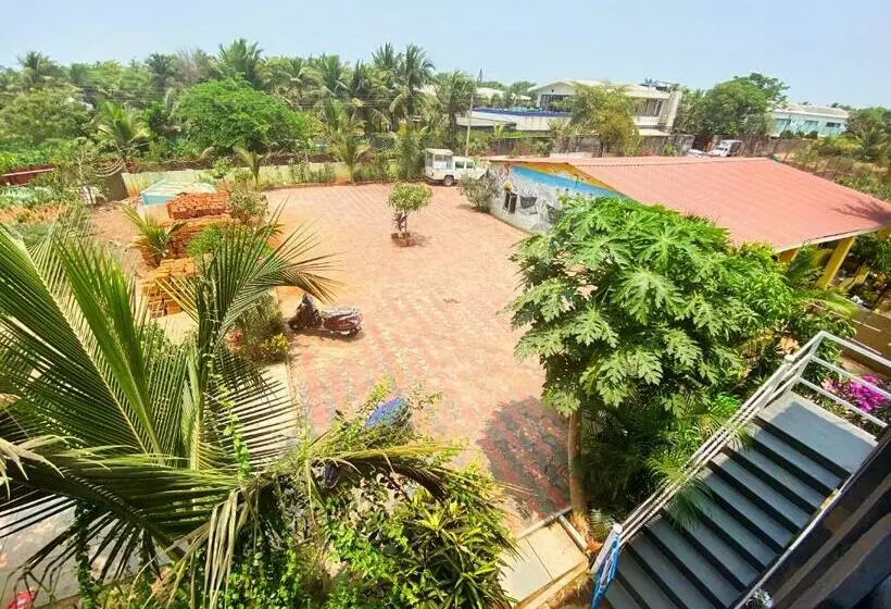 هتل Pele S Fisherman Beach Stay