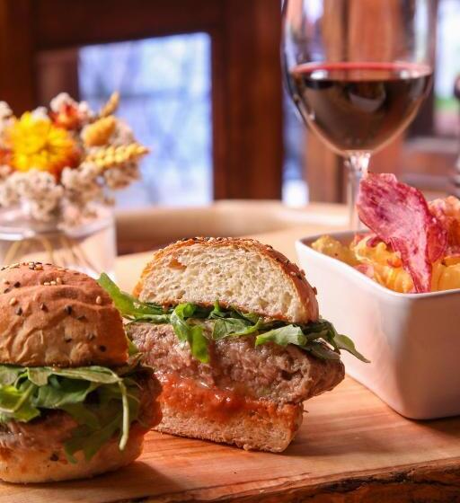 בית מלון כפרי Vincci Alfama 4*