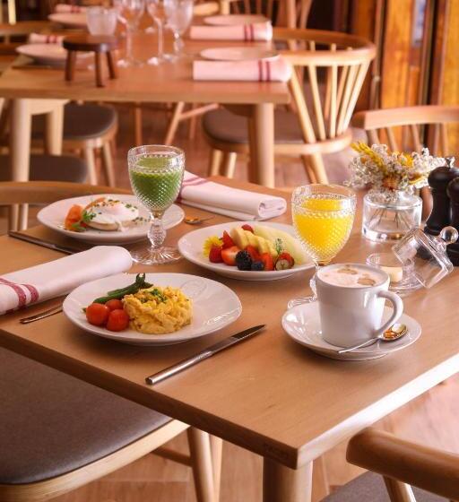 בית מלון כפרי Vincci Alfama 4*